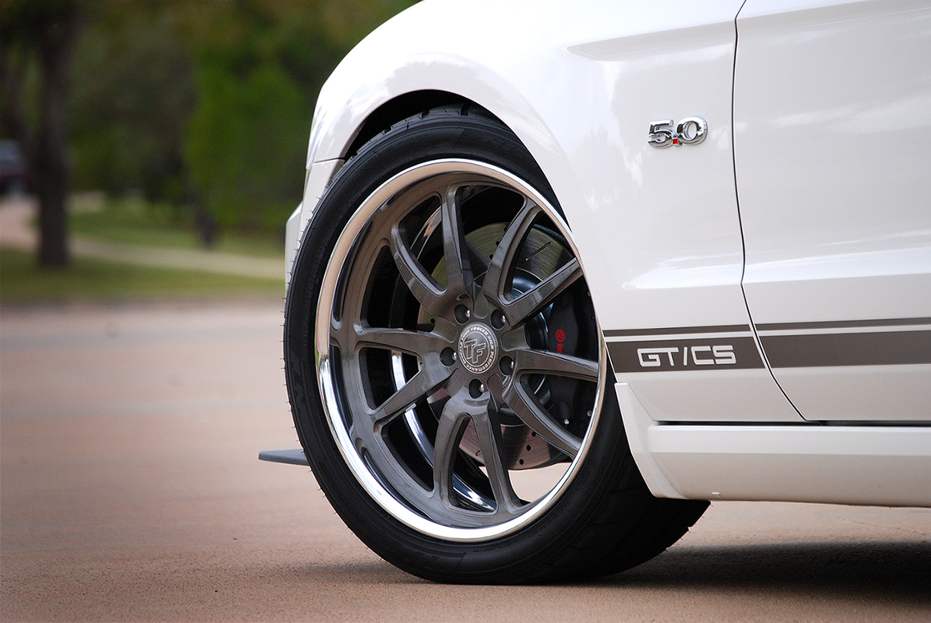 2011 Ford Mustang photo