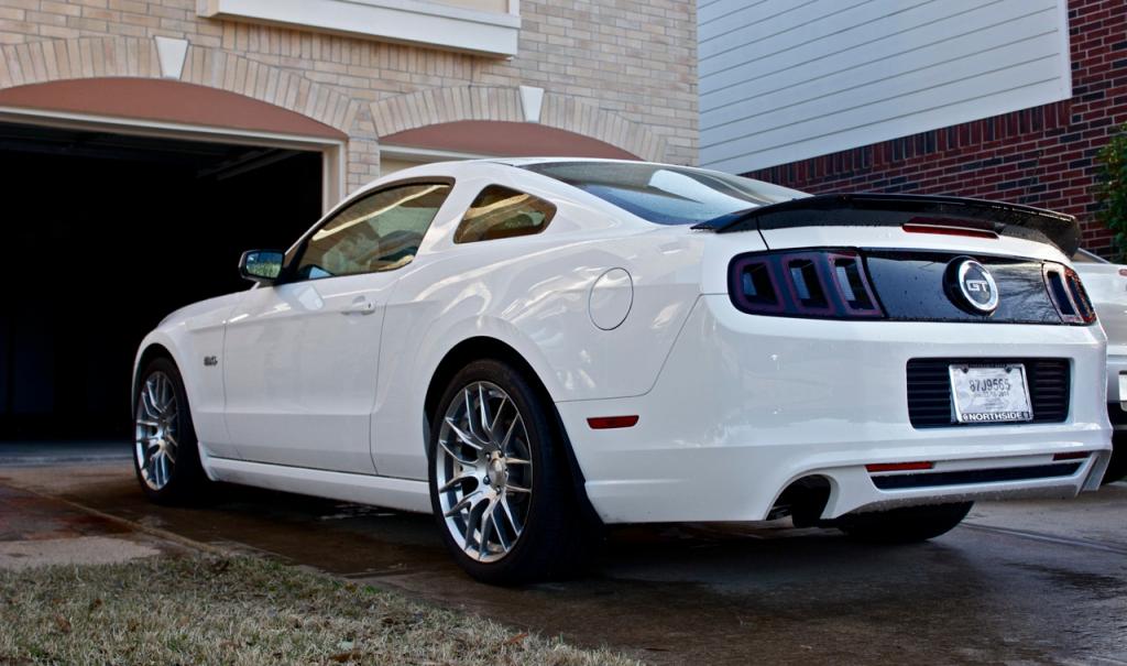 2011 Ford Mustang photo