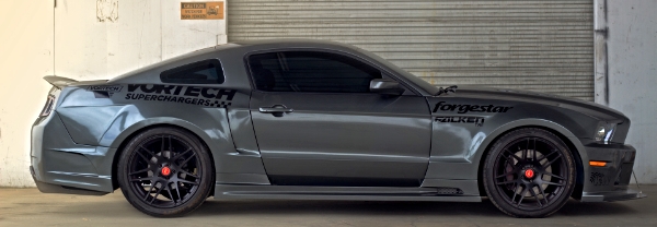 2012 Ford Mustang photo