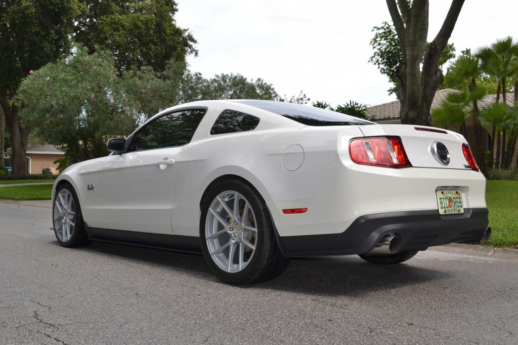 2011 Ford Mustang photo