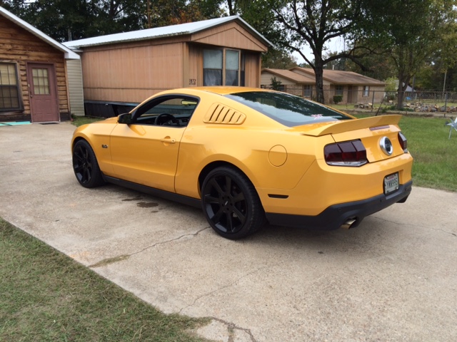 2012 Ford Mustang photo