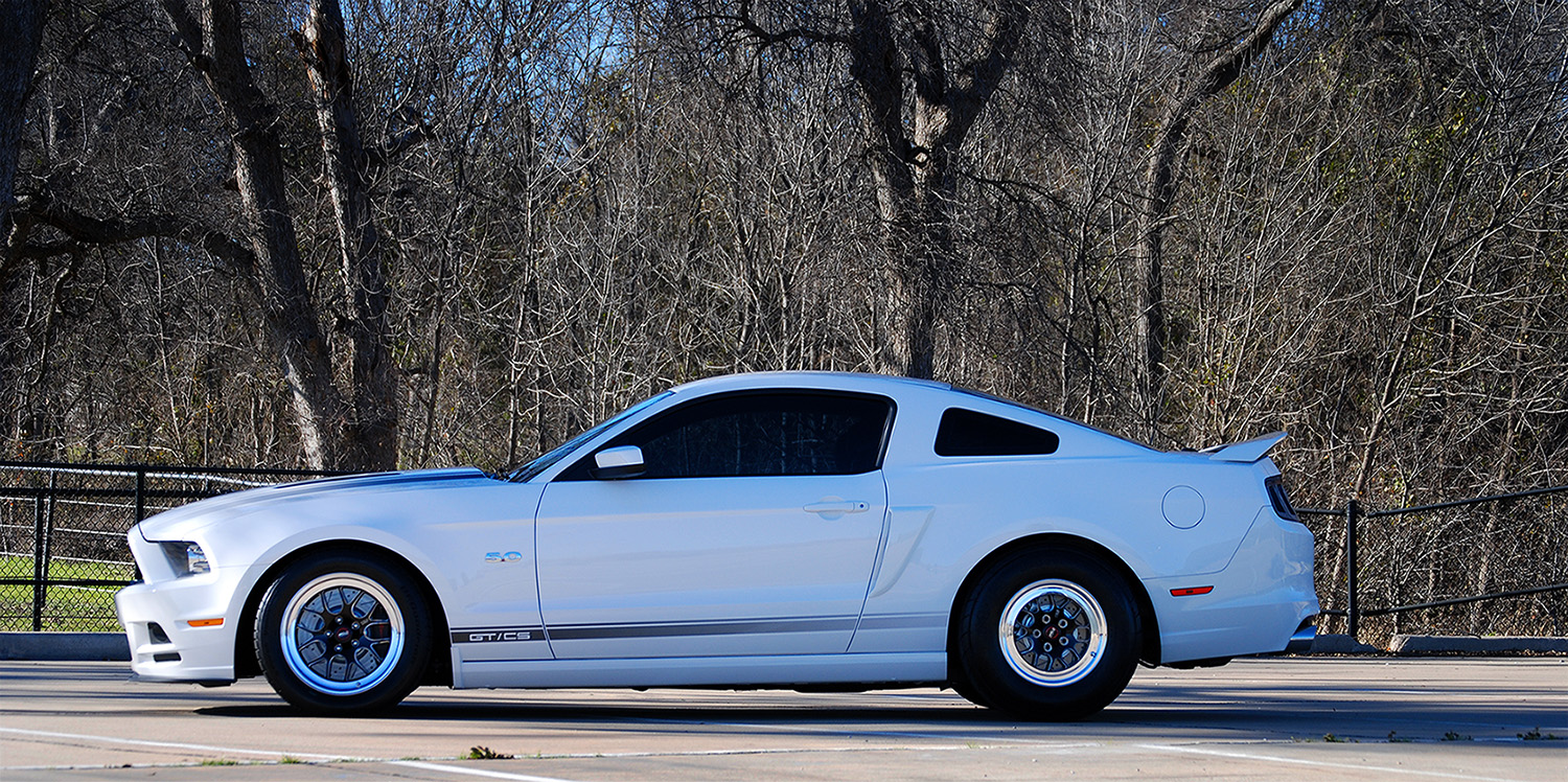 2011 Ford Mustang photo