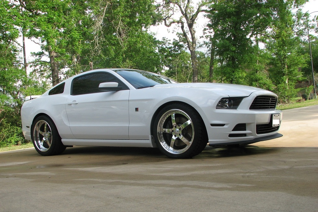 2012 Ford Mustang photo