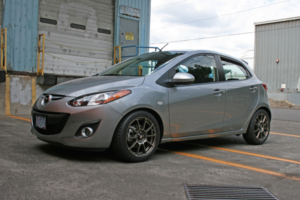 2011 Mazda Mazda2 photo