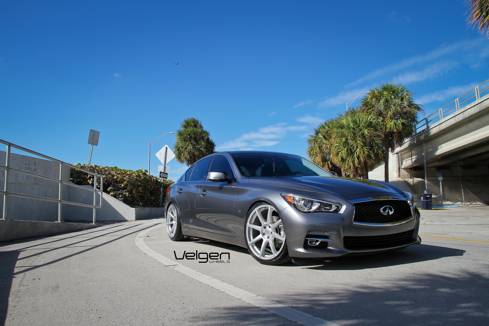 2014 Infiniti Q50 photo