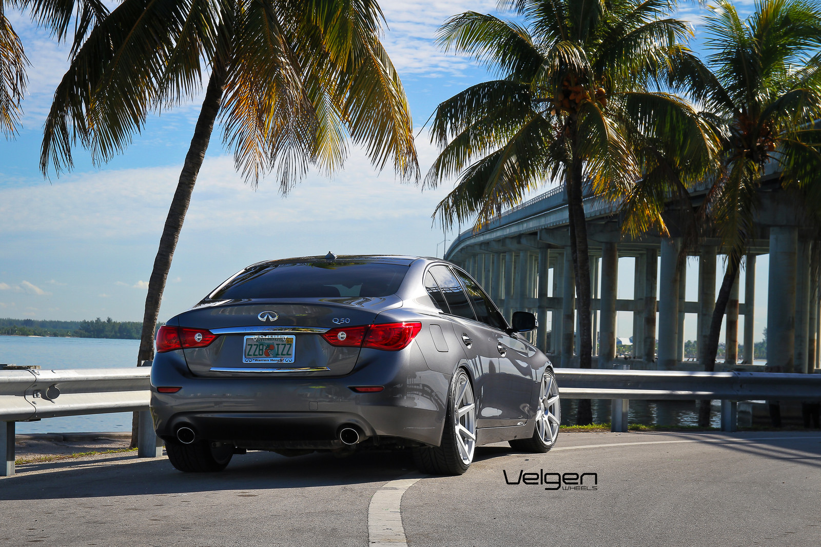 2014 Infiniti Q50 photo