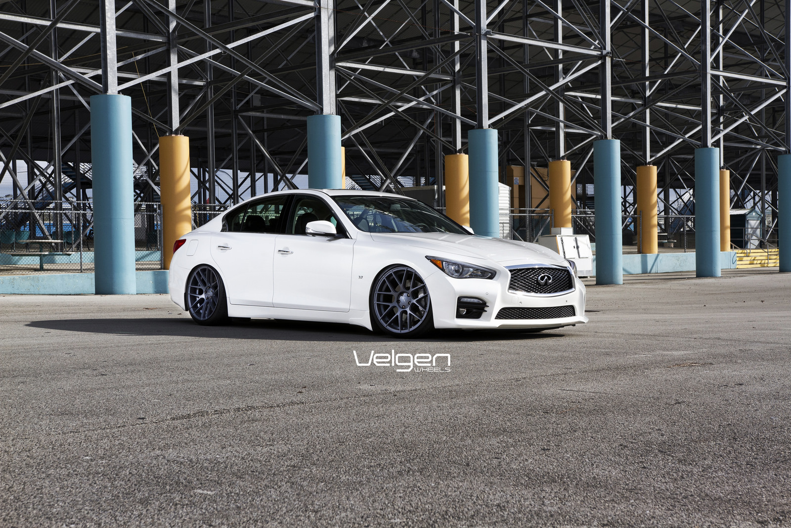 2014 Infiniti Q50 photo