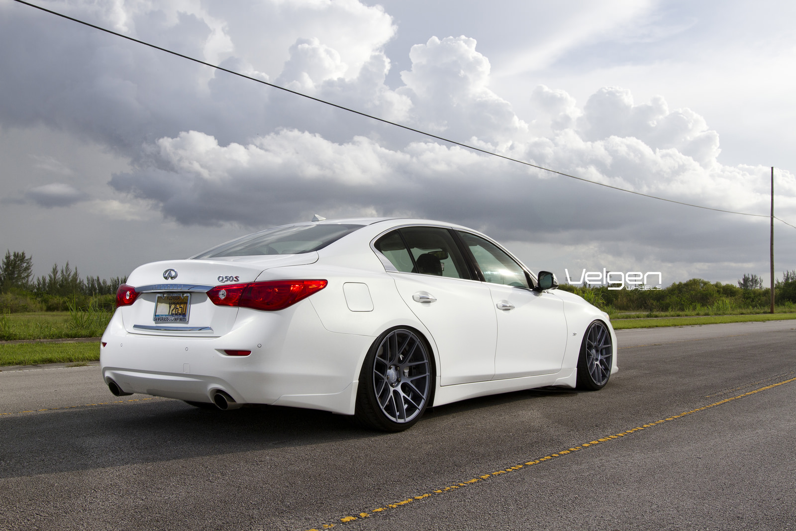 2014 Infiniti Q50 photo