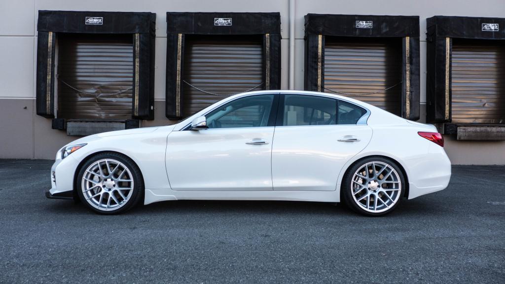 2014 Infiniti Q50 photo