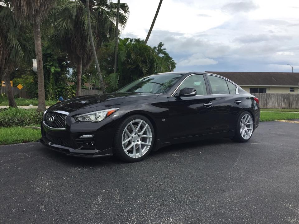 2014 Infiniti Q50 photo