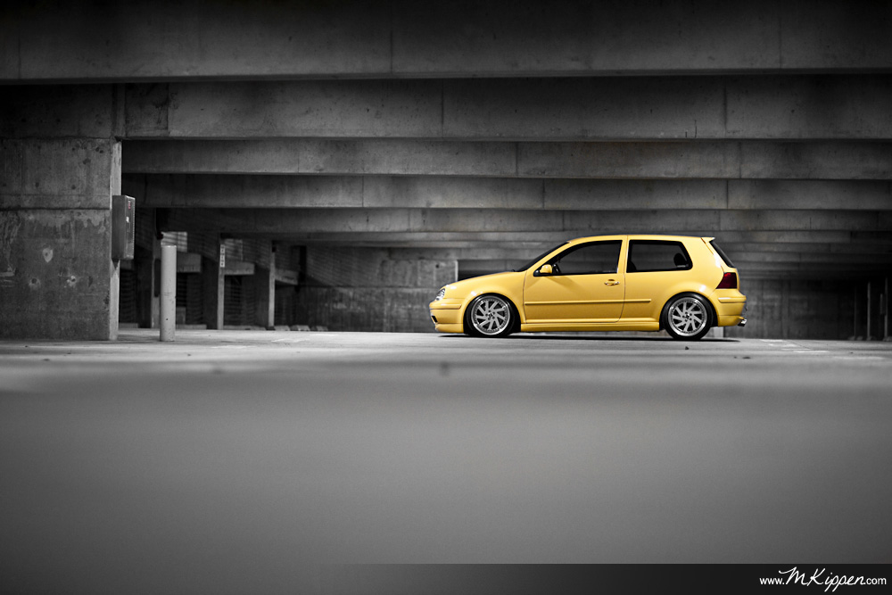 2003 Volkswagen Golf photo