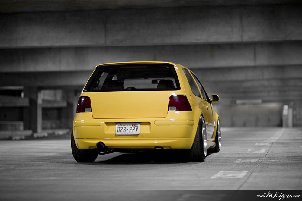 2003 Volkswagen Golf photo