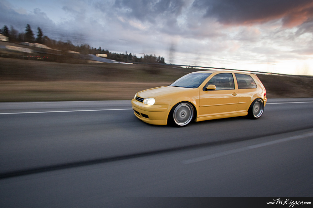 2003 Volkswagen Golf photo