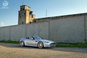 2013 Aston Martin V8 Vantage