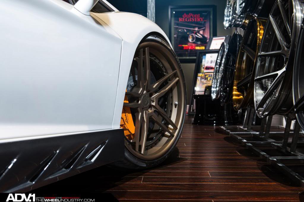 2013 Lamborghini Aventador photo