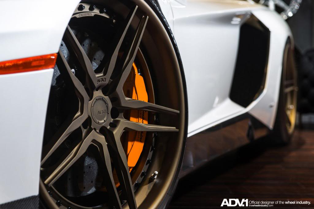 2013 Lamborghini Aventador photo