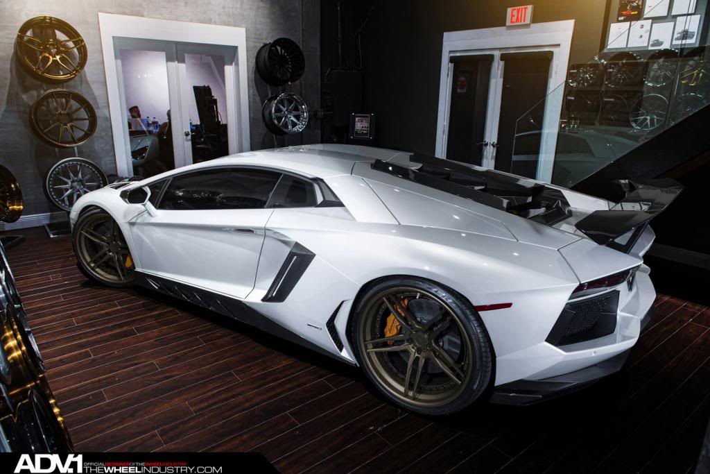 2013 Lamborghini Aventador photo