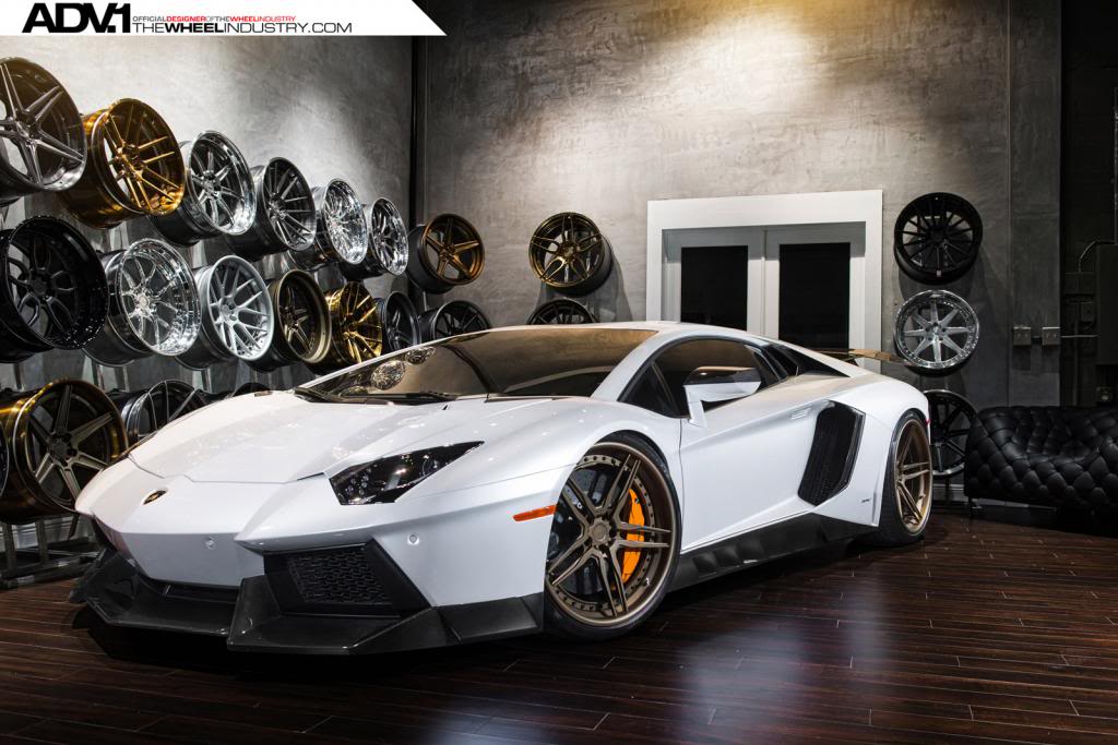 2013 Lamborghini Aventador photo