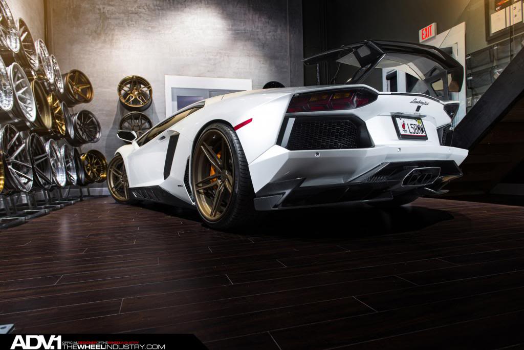 2013 Lamborghini Aventador photo