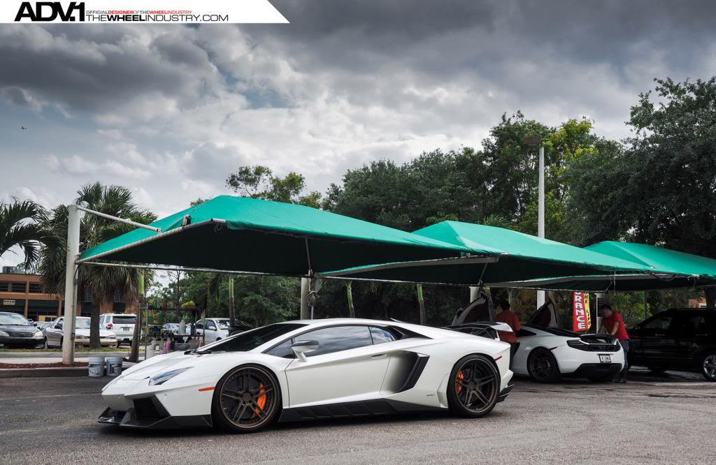 2013 Lamborghini Aventador photo