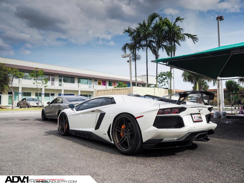 2013 Lamborghini Aventador photo