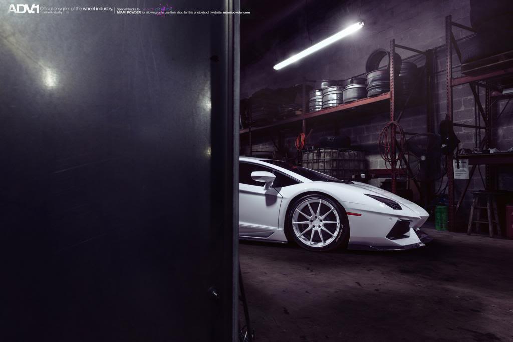 2013 Lamborghini Aventador photo