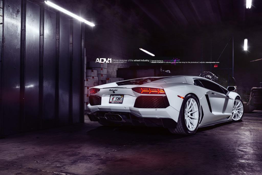 2013 Lamborghini Aventador photo
