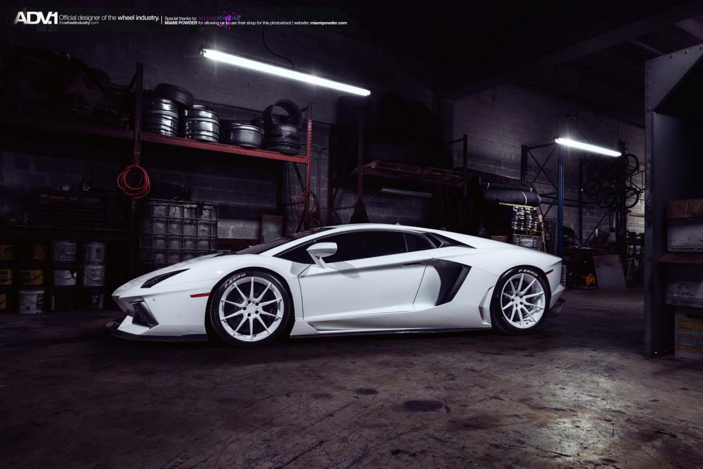 2013 Lamborghini Aventador photo