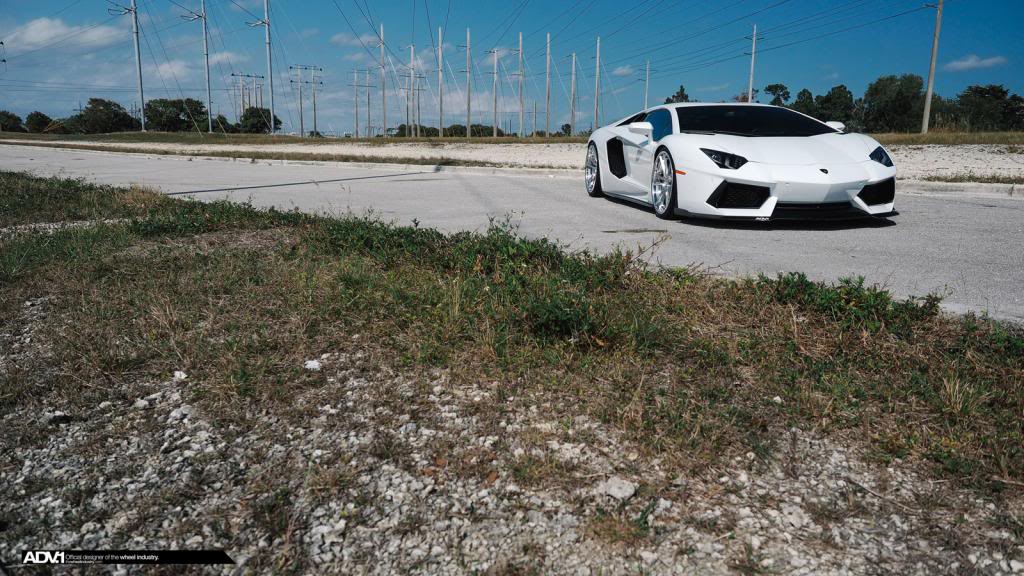 2013 Lamborghini Aventador photo