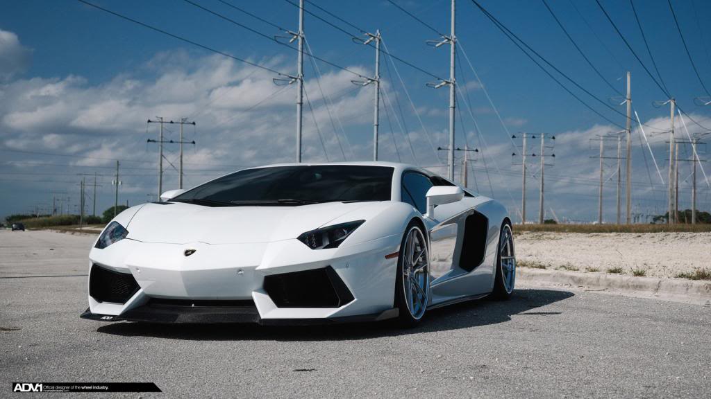 2013 Lamborghini Aventador photo