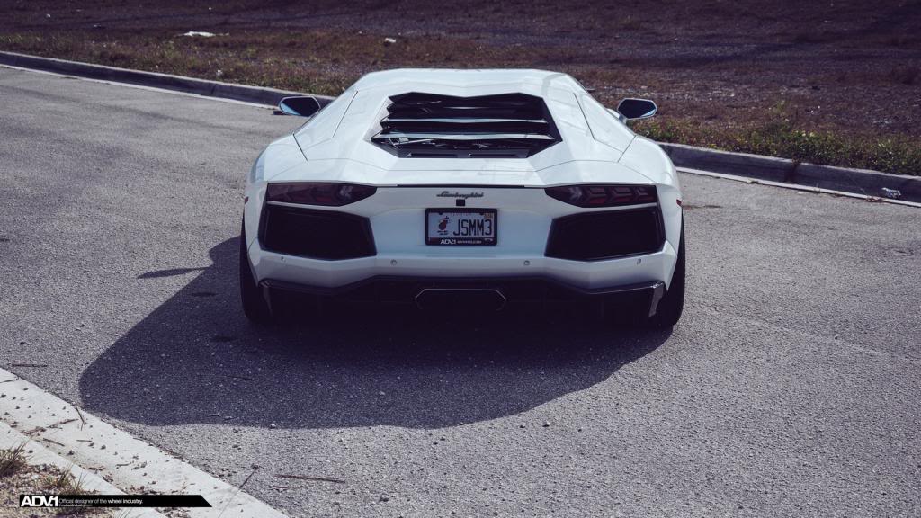 2013 Lamborghini Aventador photo