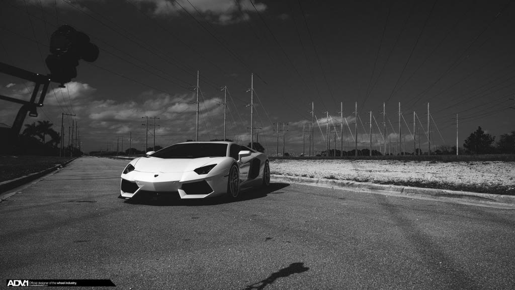 2013 Lamborghini Aventador photo