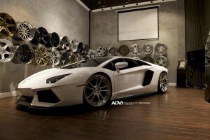 2013 Lamborghini Aventador