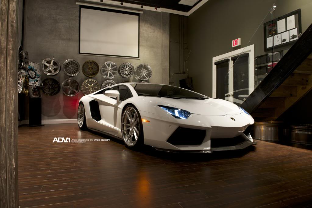 2013 Lamborghini Aventador photo