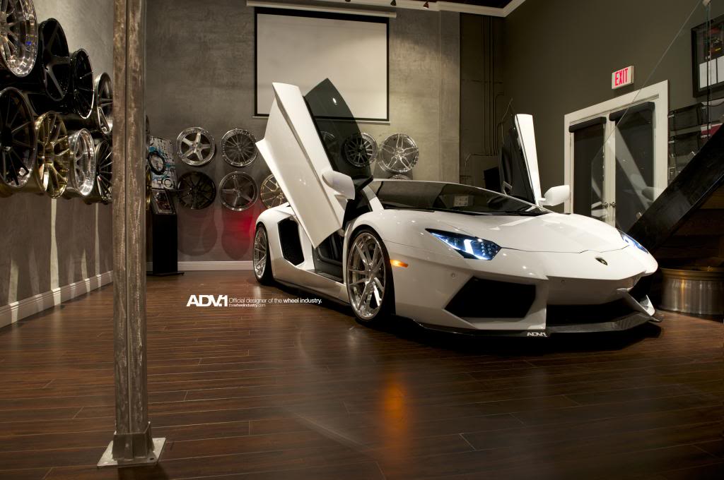 2013 Lamborghini Aventador photo