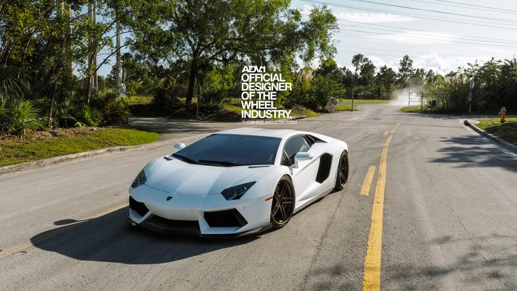 2013 Lamborghini Aventador photo