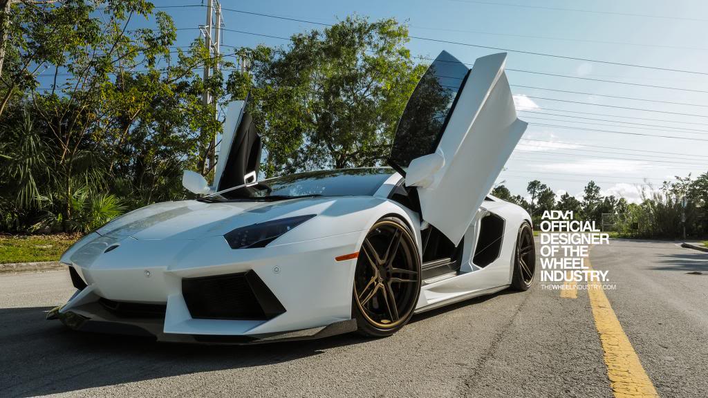 2013 Lamborghini Aventador photo