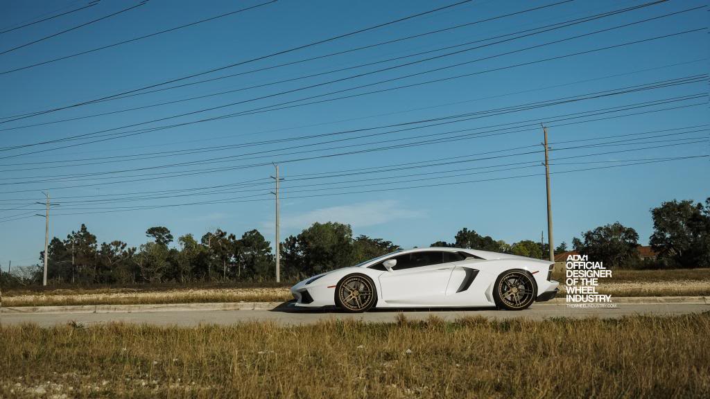 2013 Lamborghini Aventador photo