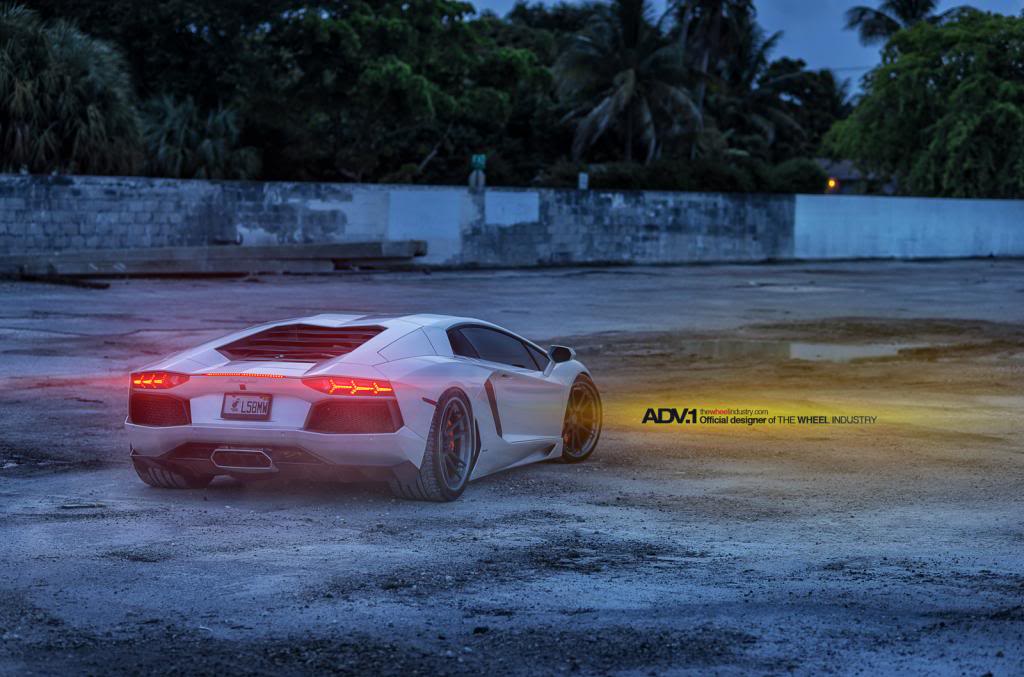 2012 Lamborghini Aventador photo