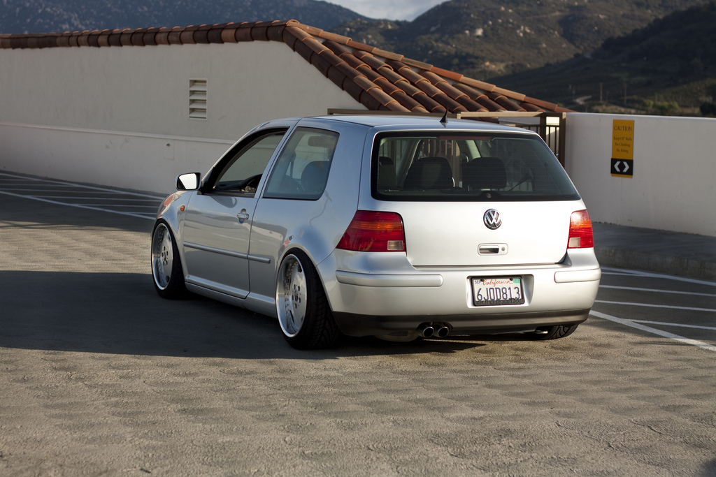 2003 Volkswagen Golf photo