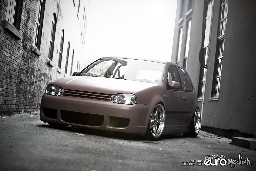 2003 Volkswagen Golf photo