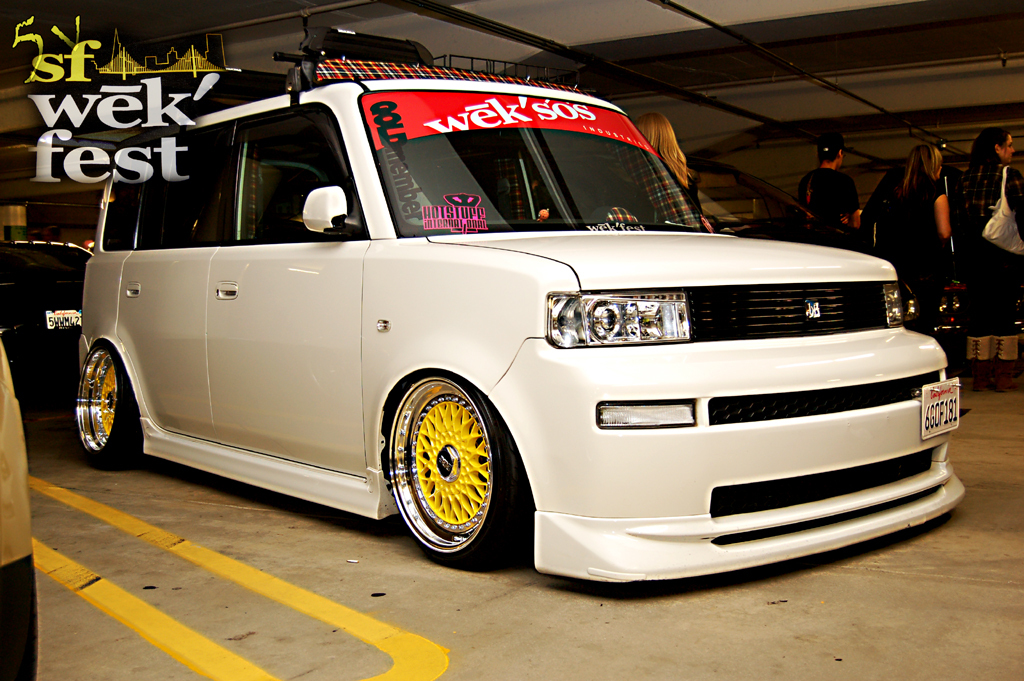 2004 Scion xB photo