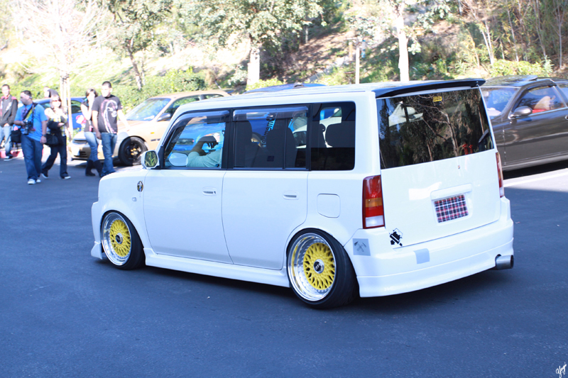 2004 Scion xB photo