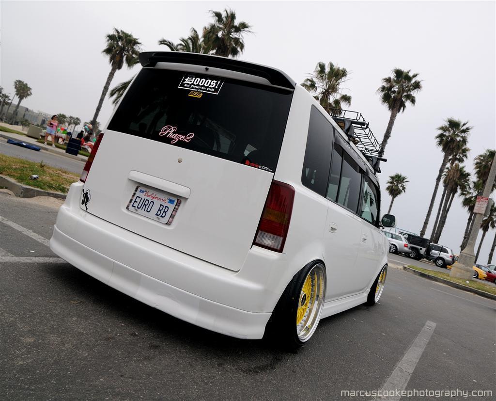 2004 Scion xB photo