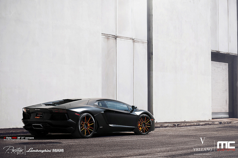 2012 Lamborghini Aventador photo