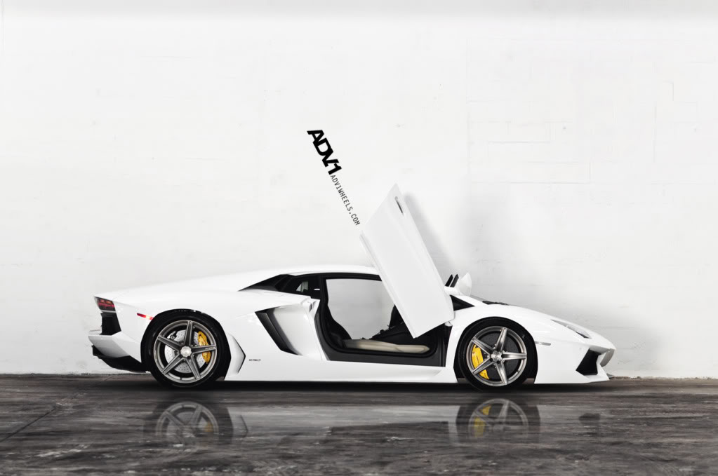 2012 Lamborghini Aventador photo