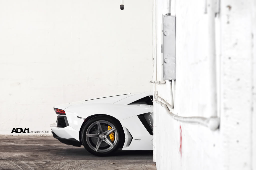 2012 Lamborghini Aventador photo