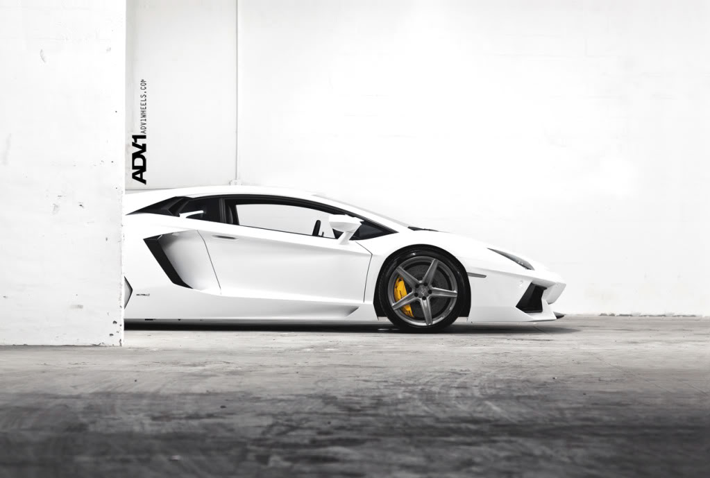 2012 Lamborghini Aventador photo