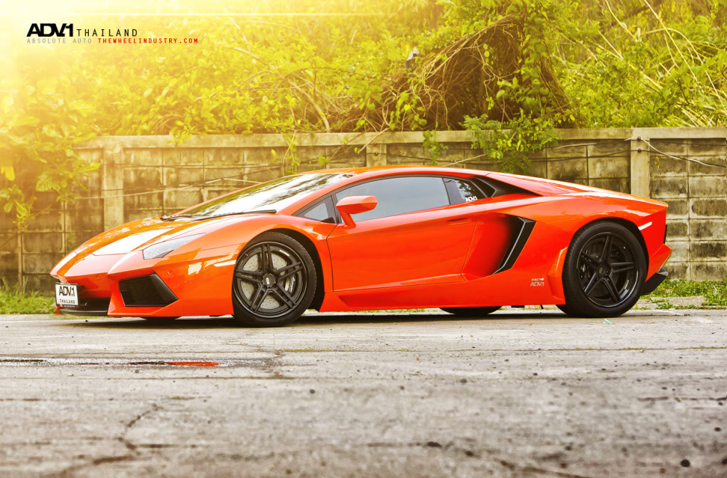 2012 Lamborghini Aventador photo