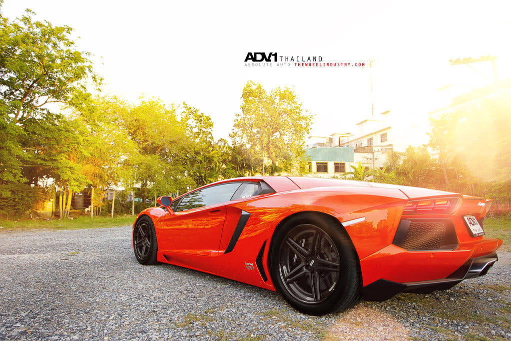 2012 Lamborghini Aventador photo